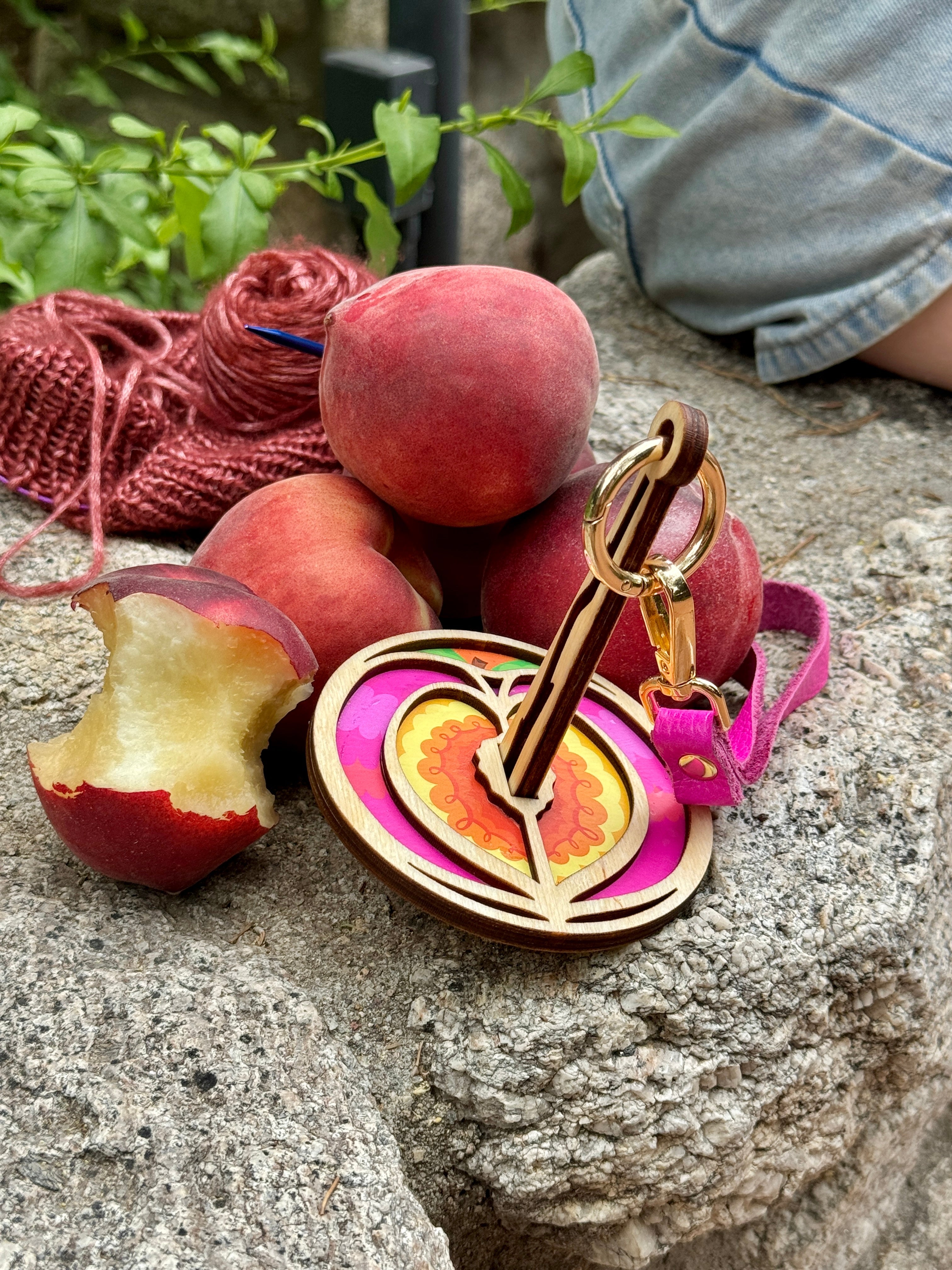 Expose Your Project: It’s Knit in Public Day! 🍑🧶