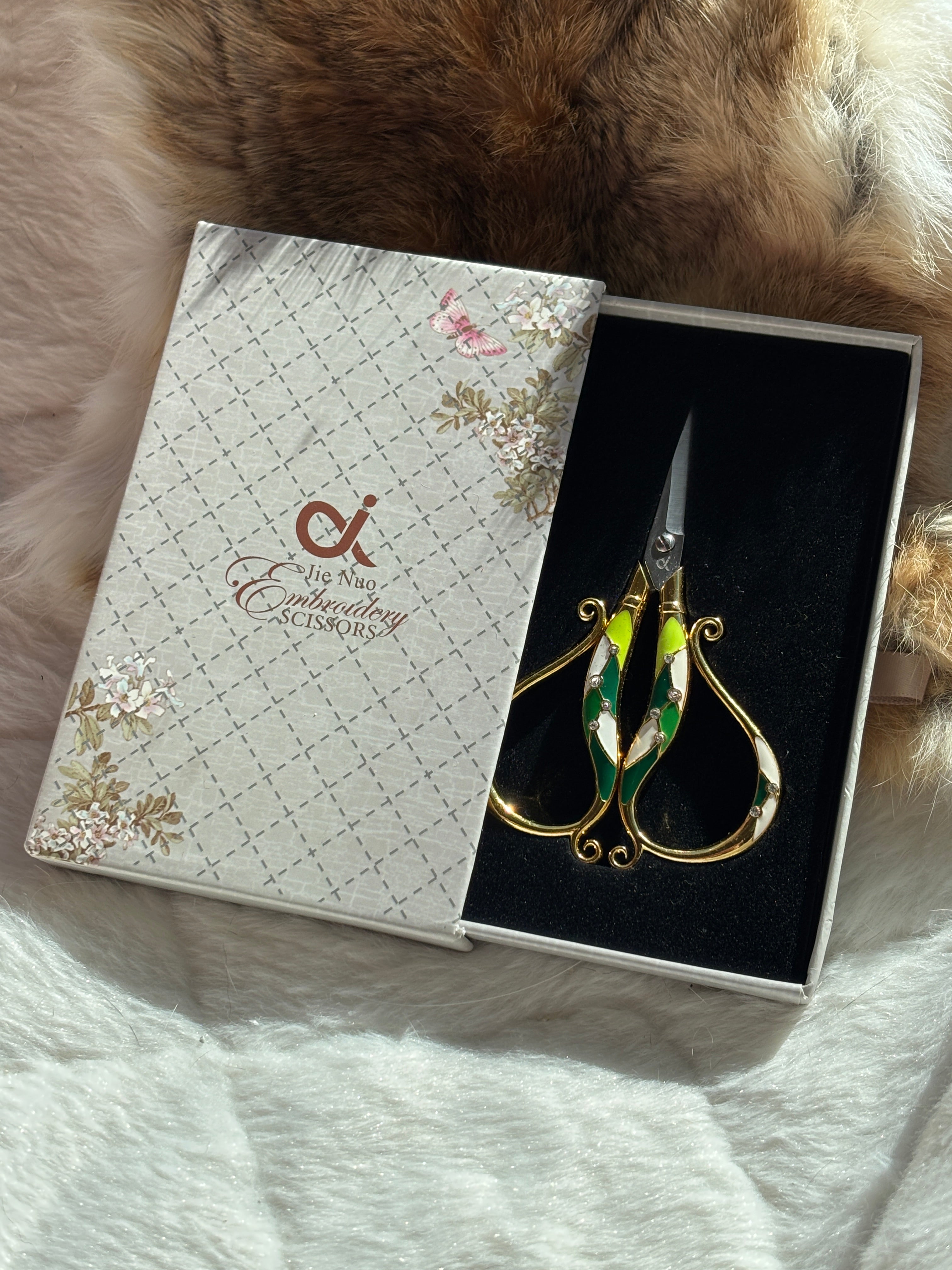 Green Harlequin Thread Scissors