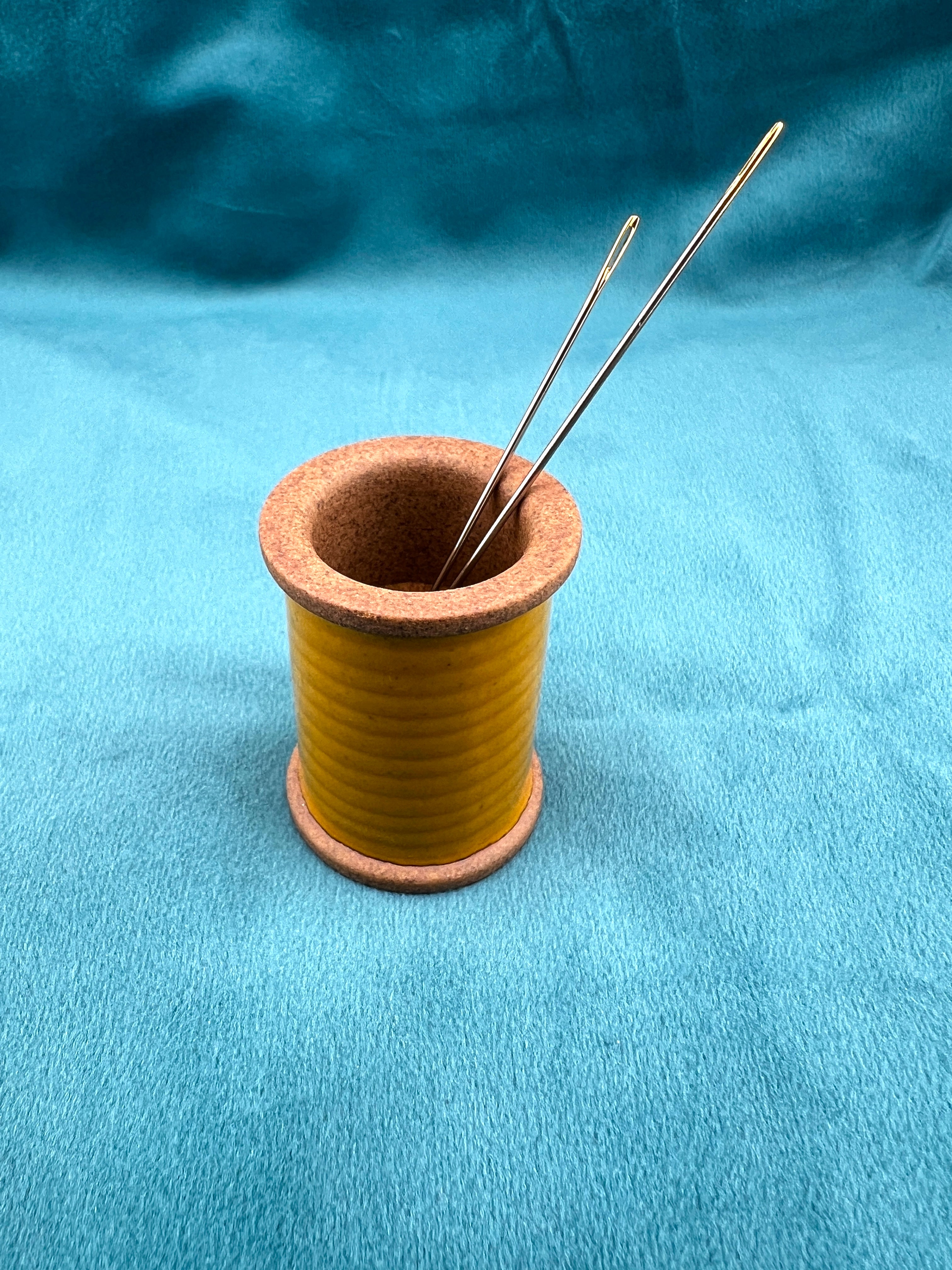 Cohana Hasami Magnetic Pin Holder