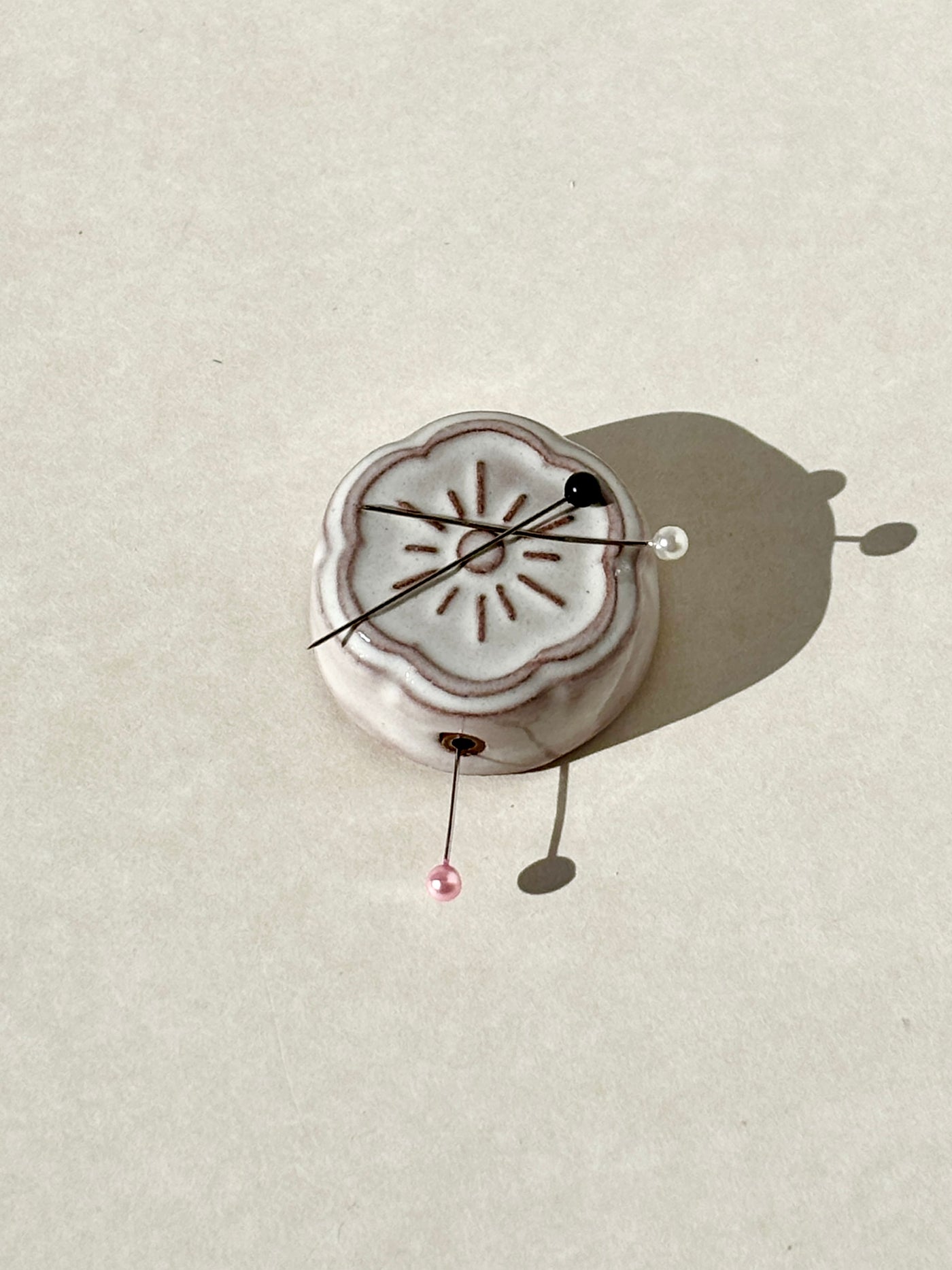 Cohana Flower Motif Awaji Kawara Magnetic Needle Rest with Needle Polisher