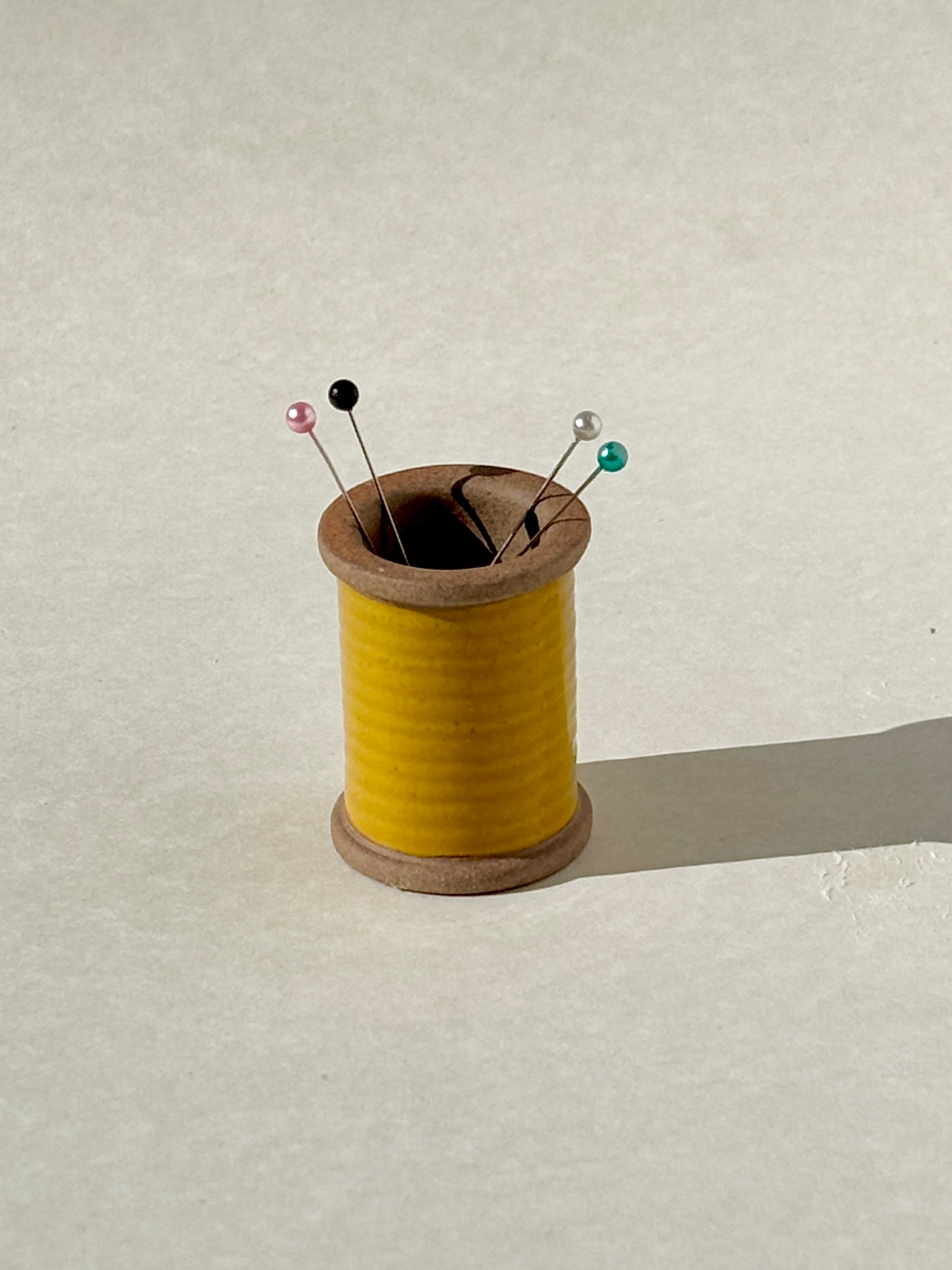 Cohana Hasami Magnetic Pin Holder