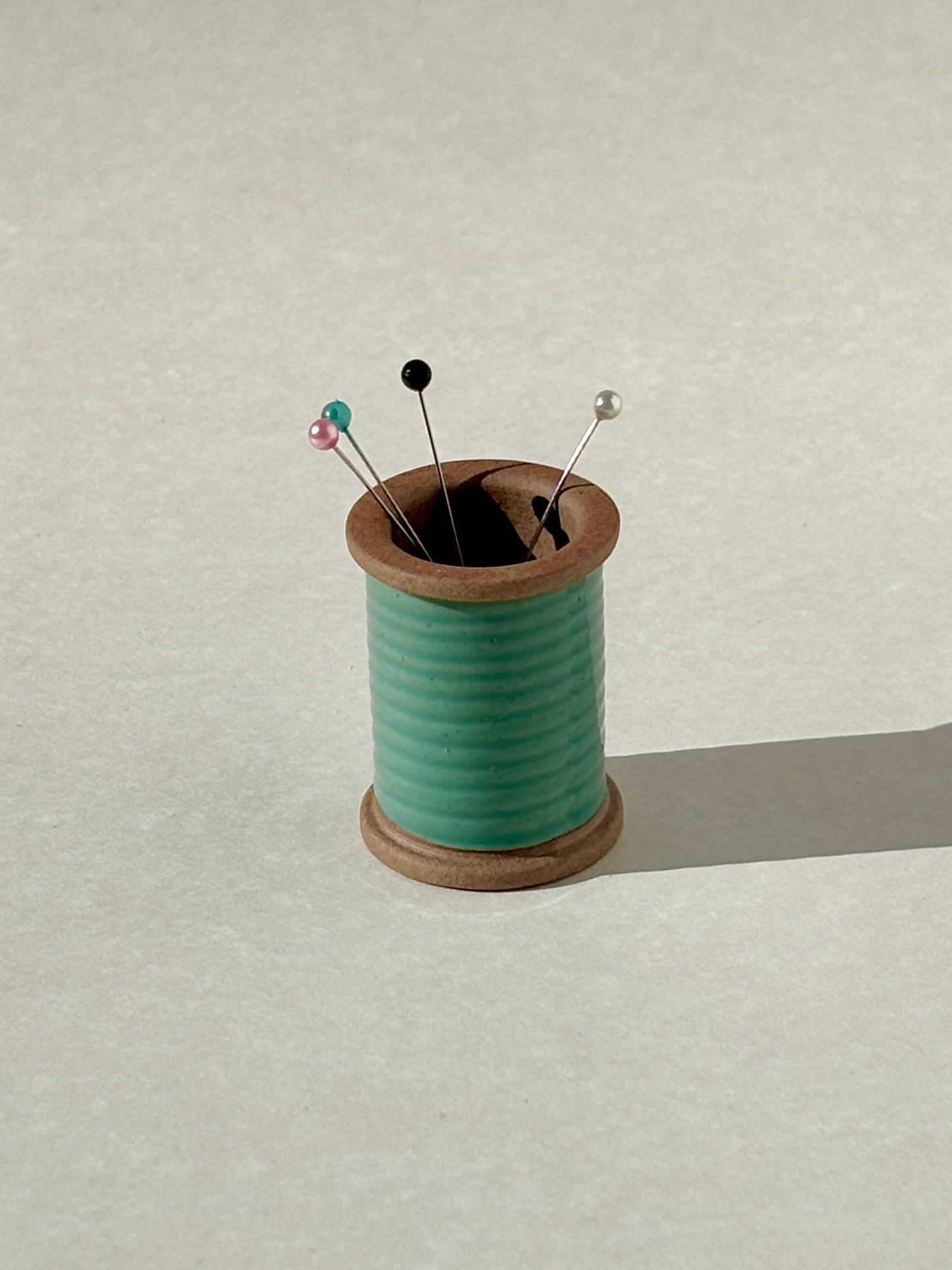Cohana Hasami Magnetic Pin Holder