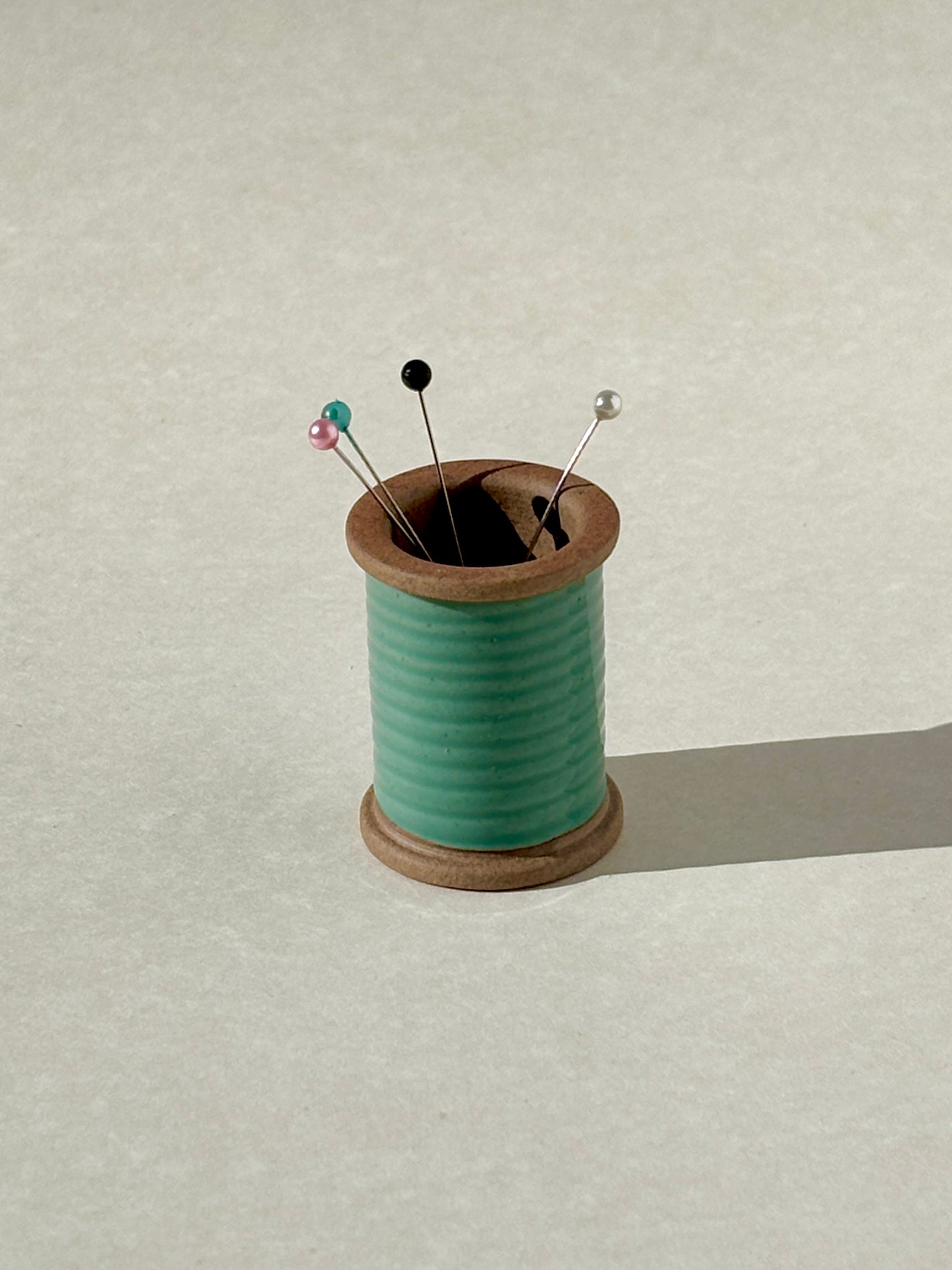 Cohana Hasami Magnetic Pin Holder