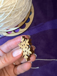 Snowflake Yarn Cutter
